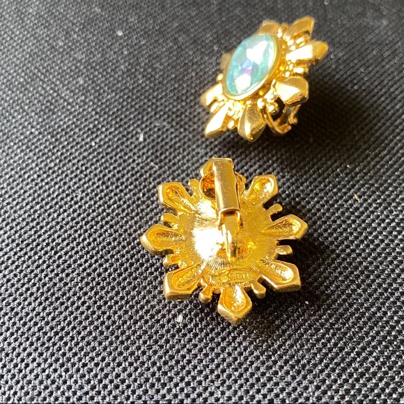 Vintage Blue Crystal in Gold Starburst Clip On - Picture 6 of 7